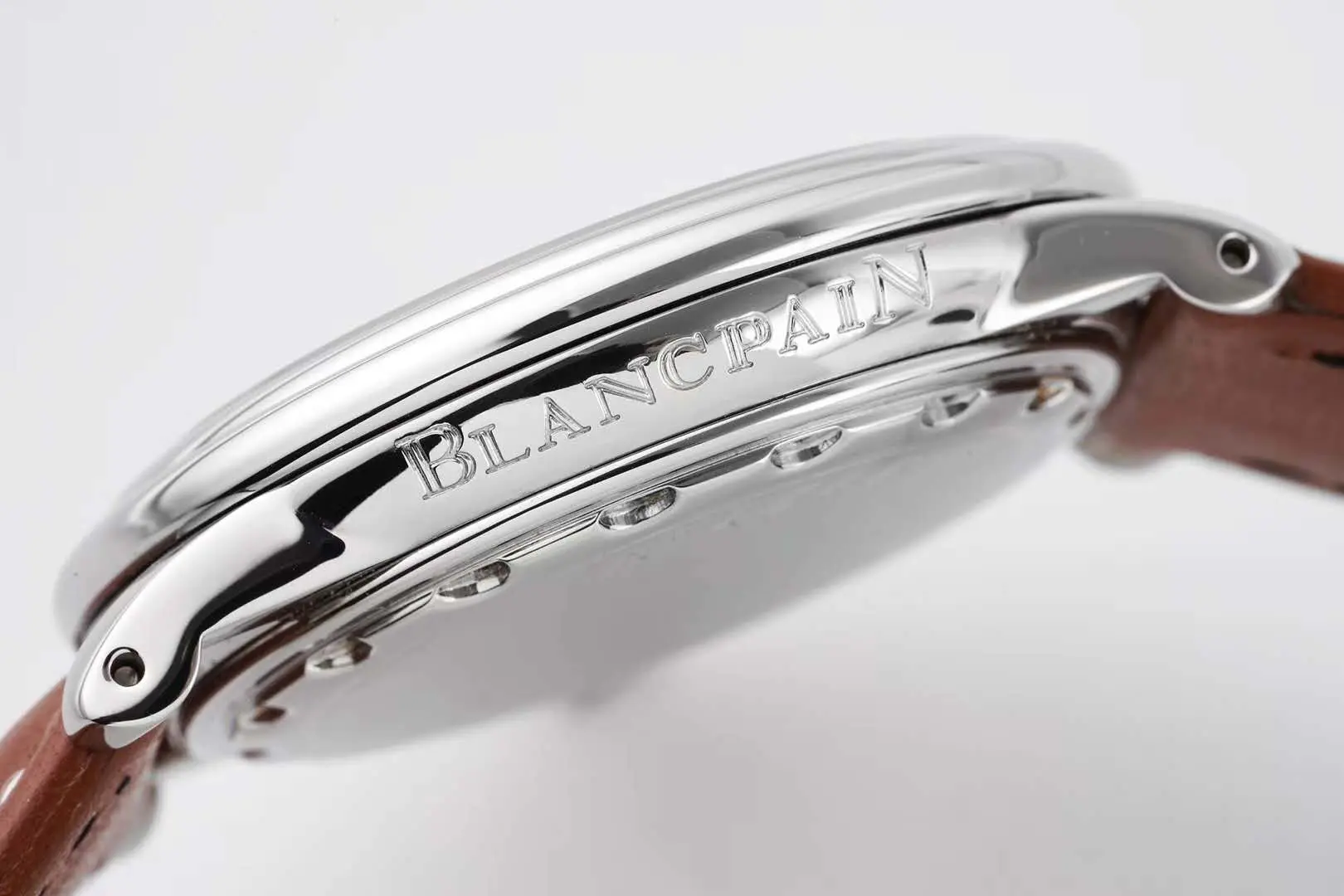 Hundred Hours schwarzes Zifferblatt in Stahl am braunen Lederarmband – Bild 8