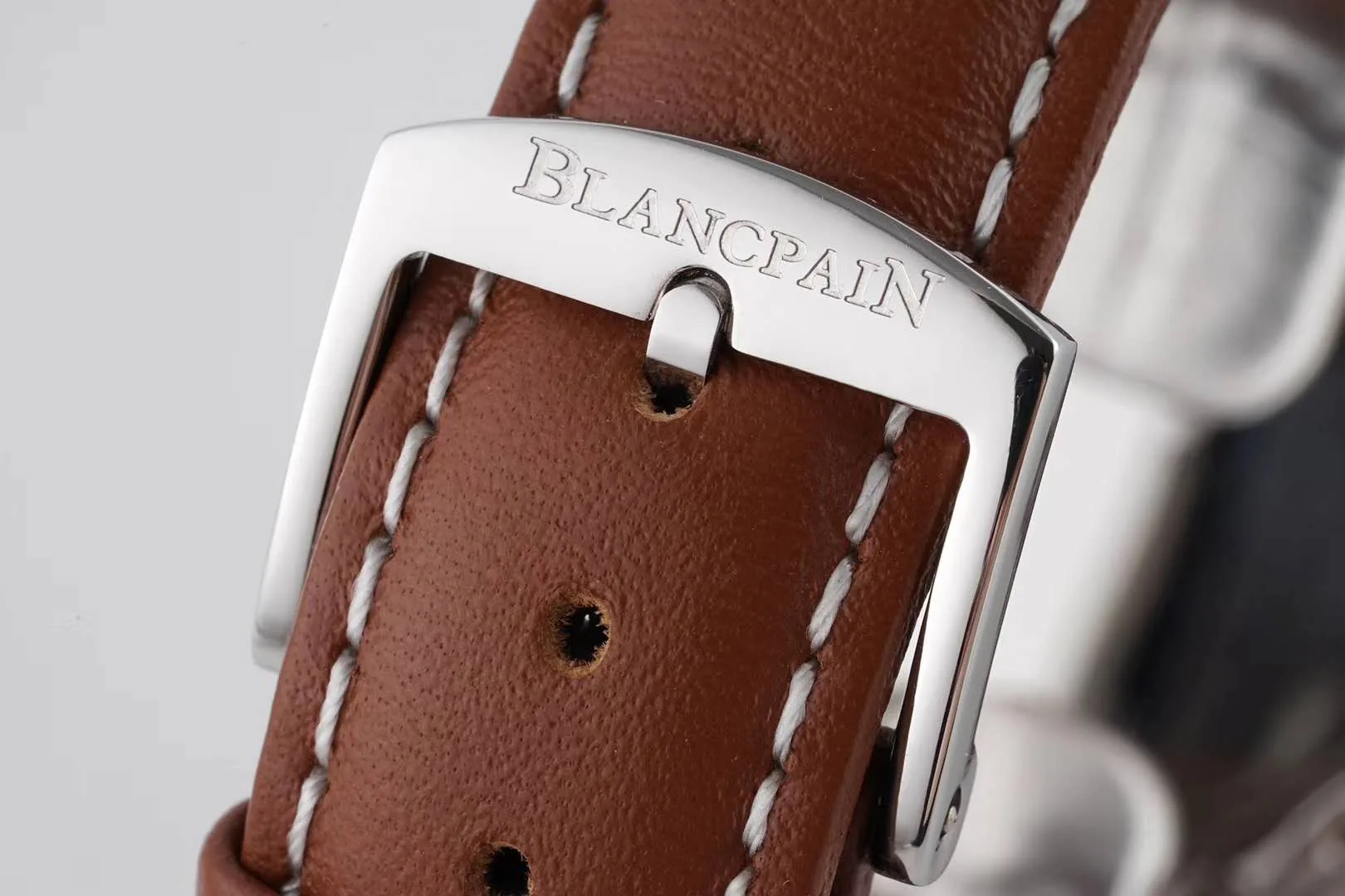 Hundred Hours schwarzes Zifferblatt in Stahl am braunen Lederarmband – Bild 6