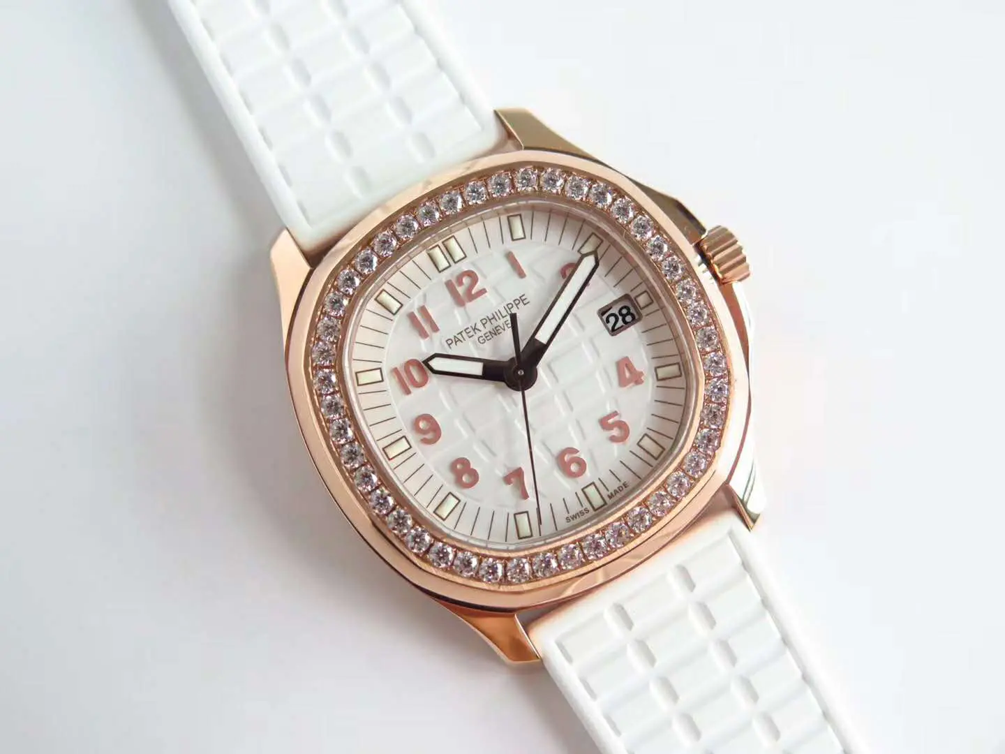 Aquanaut Luce 5068R-010 weißes Zifferblatt in Roségold – Bild 4