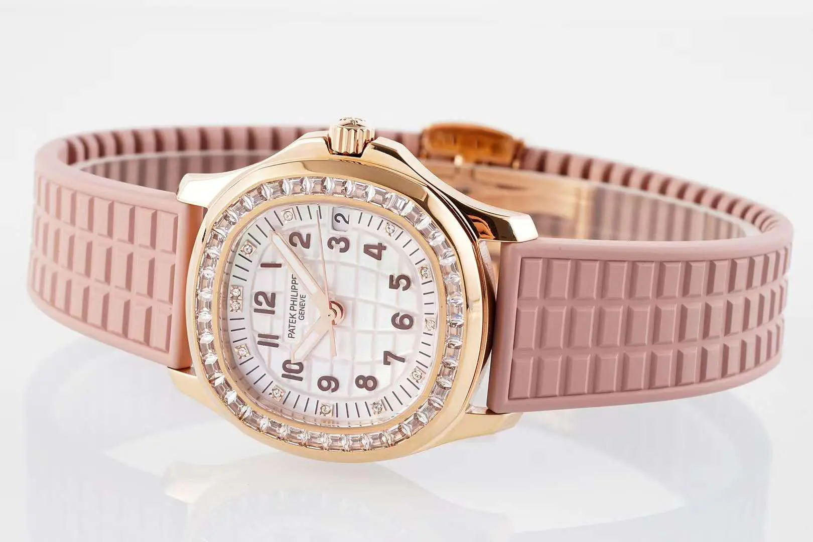 Aquanaut Luce 5072R quadrante MOP in oro rosa - immagine 6