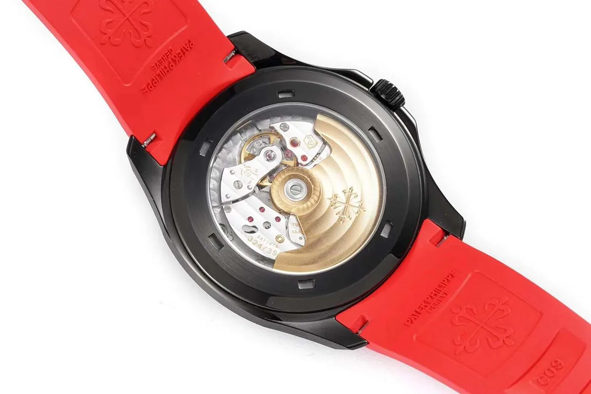 Aquanaut 5167A ‘Black Venom Limited Edition’ cadran noir sur bracelet en caoutchouc rouge – Image 8
