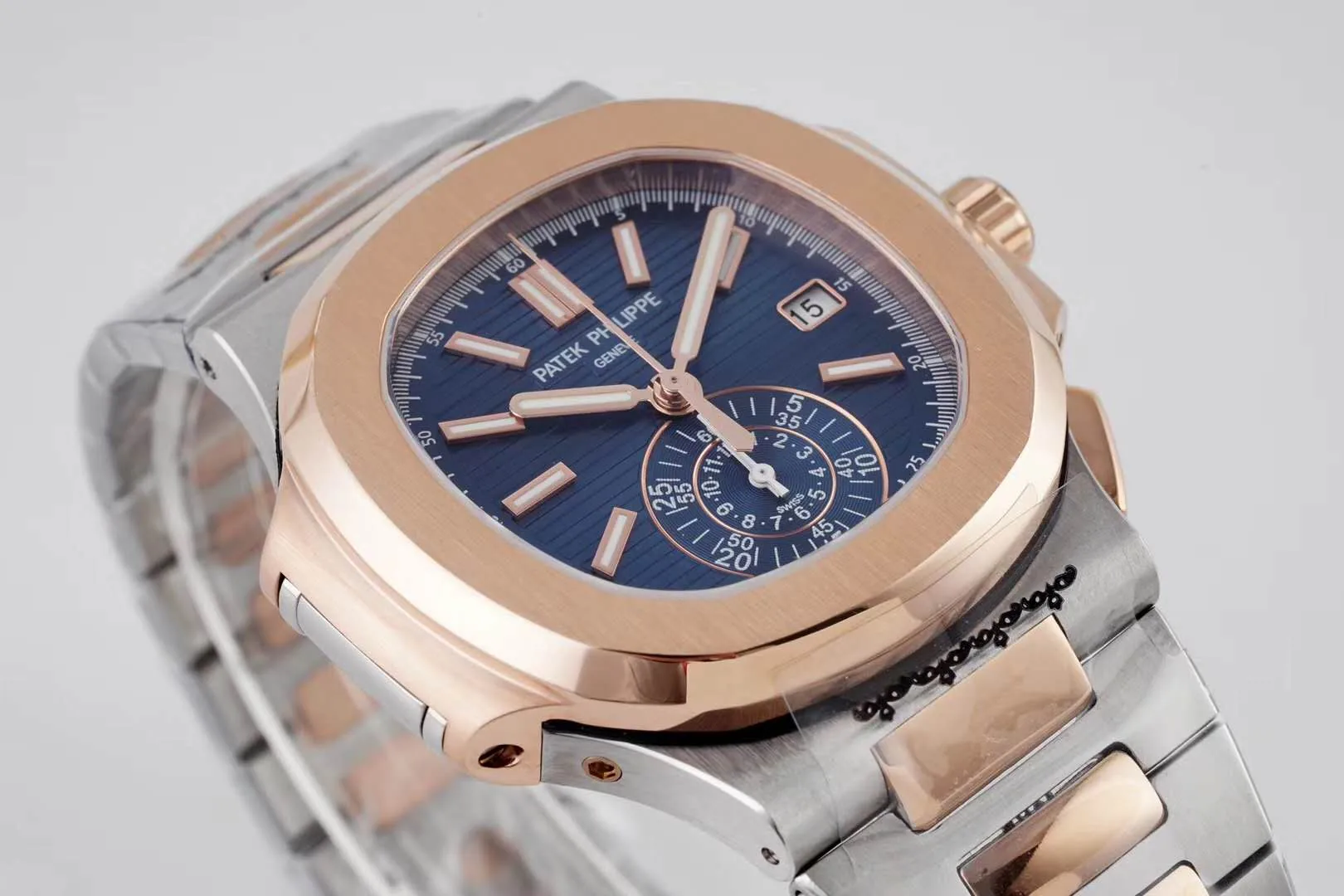 Nautilus Chronograph 5980/1AR en acier et or rose – Image 3