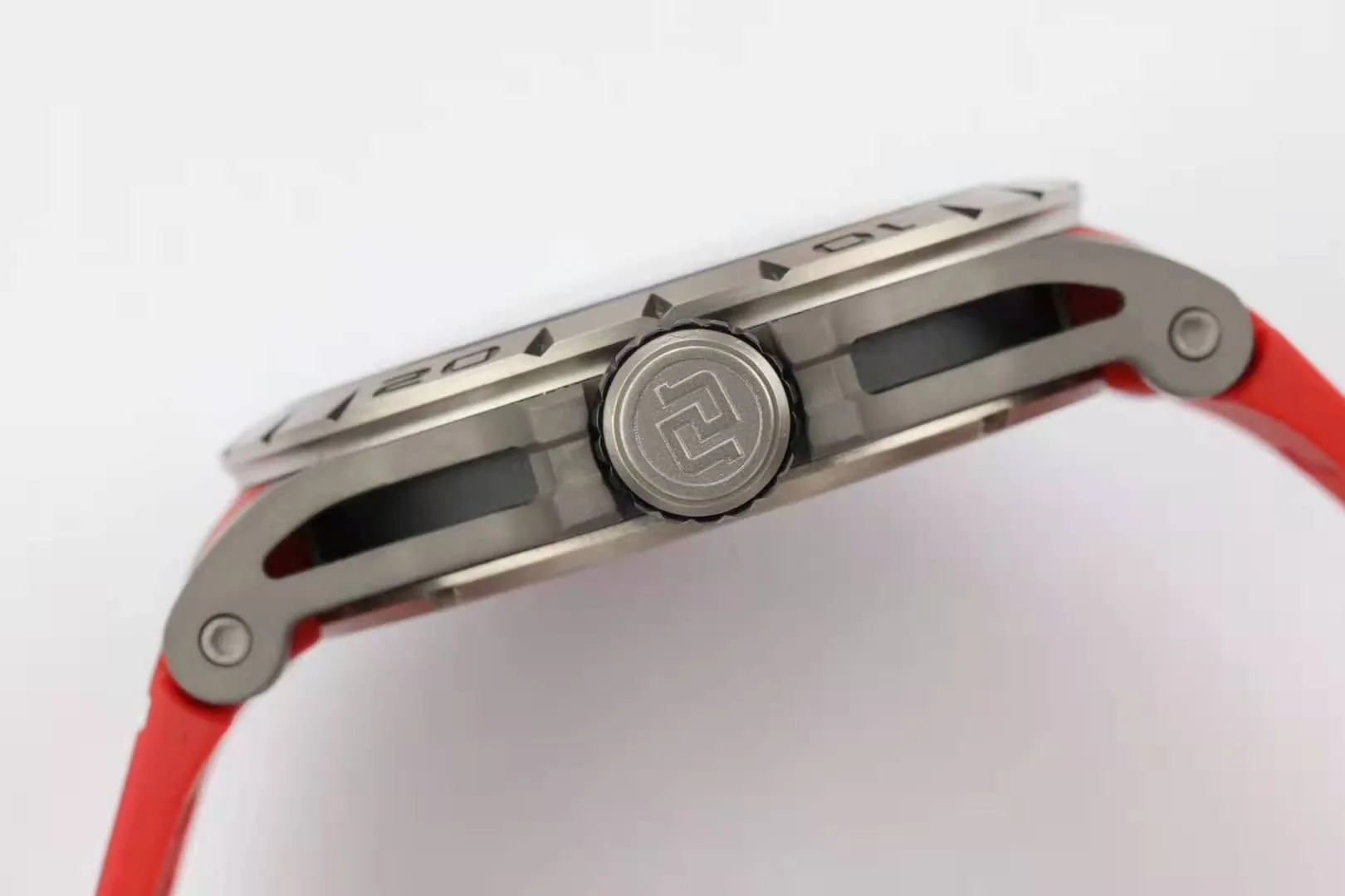 Excalibur Spider Skeleton Flying Tourbillon con correa de caucho roja - Imagen 6