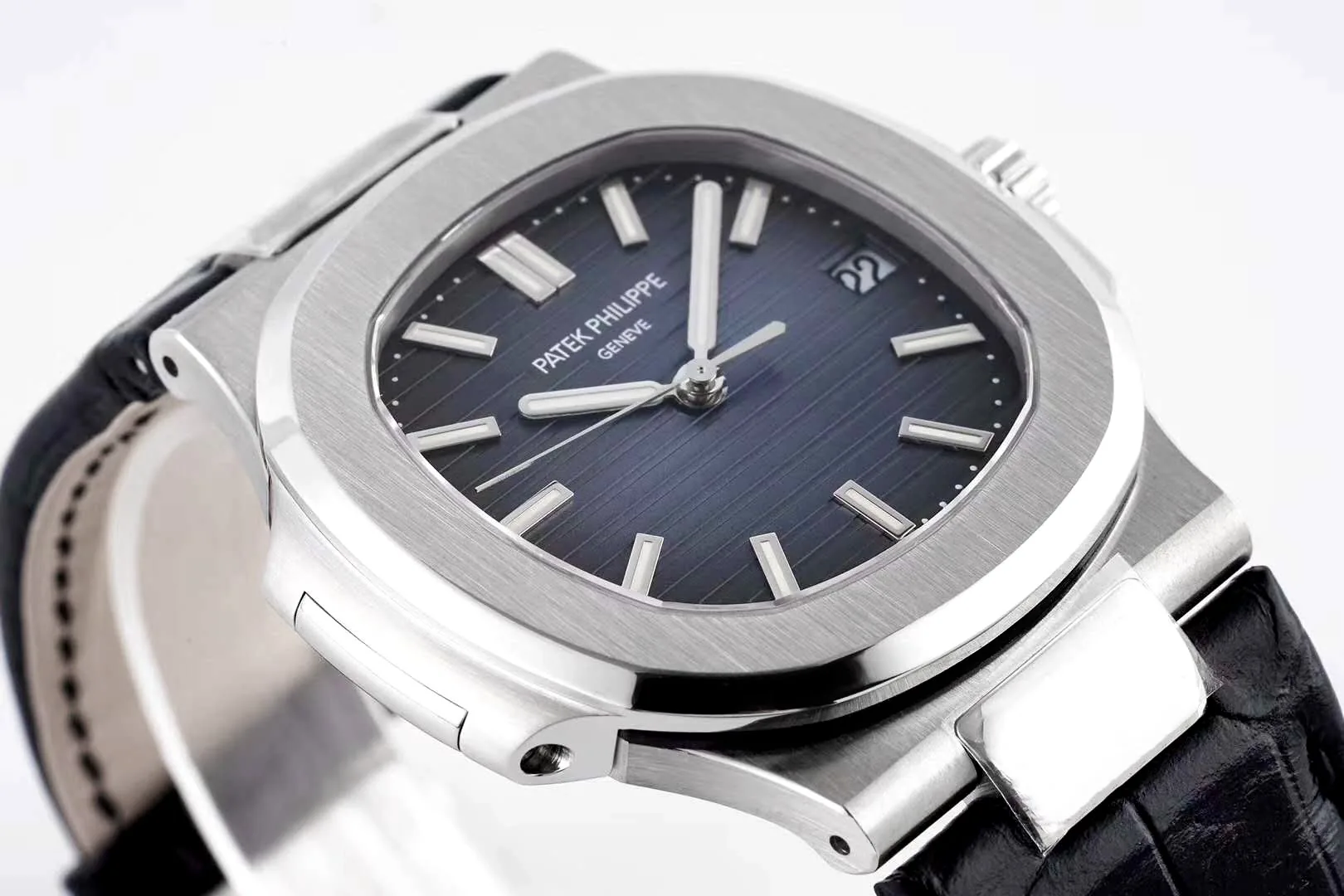 Nautilus Jumbo 5711 Blue Dial in Steel with Black Leather Strap - Image 8