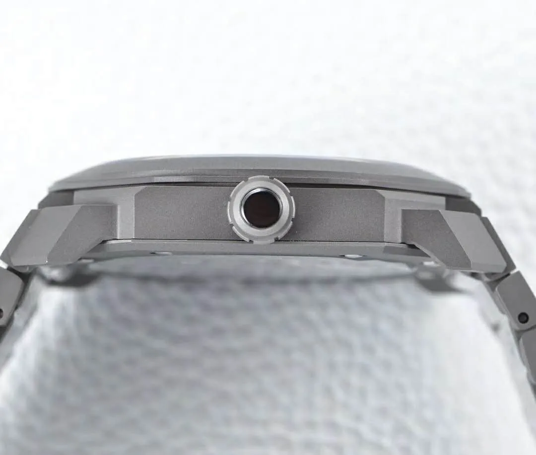 Octo Finissimo cadran gris – Image 9
