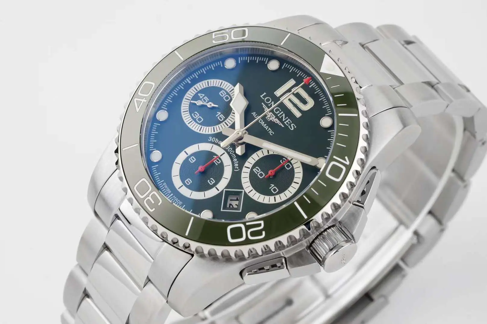 Hydroconquest grünes Zifferblatt am Armband – Bild 2