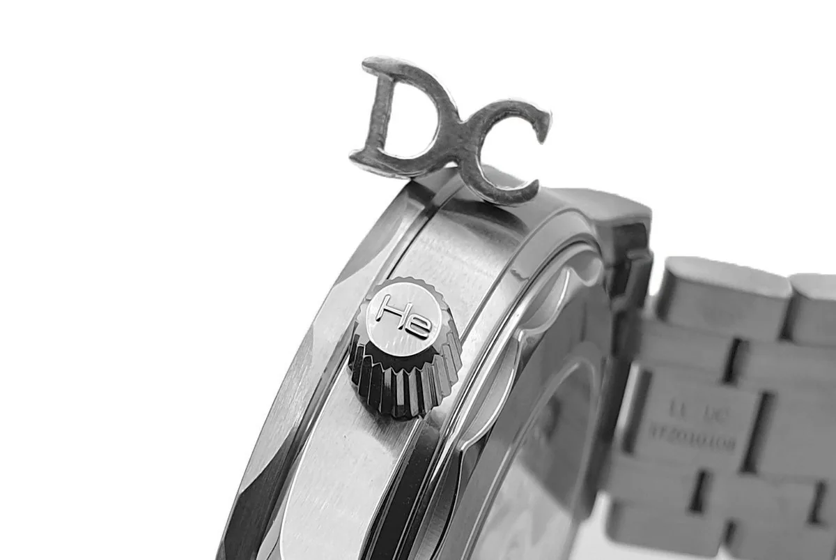 Seamaster Diver 300M Omega Co-Axial Master Chronometer 42mm cadran blanc lunette noire – Image 9