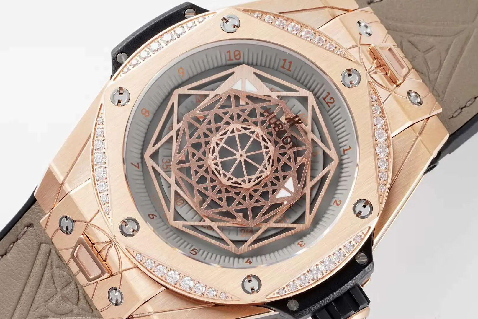 Big Bang Unico Sang Bleu in Rose Gold with Diamond Bezel on Brown Leather Strap - Image 3