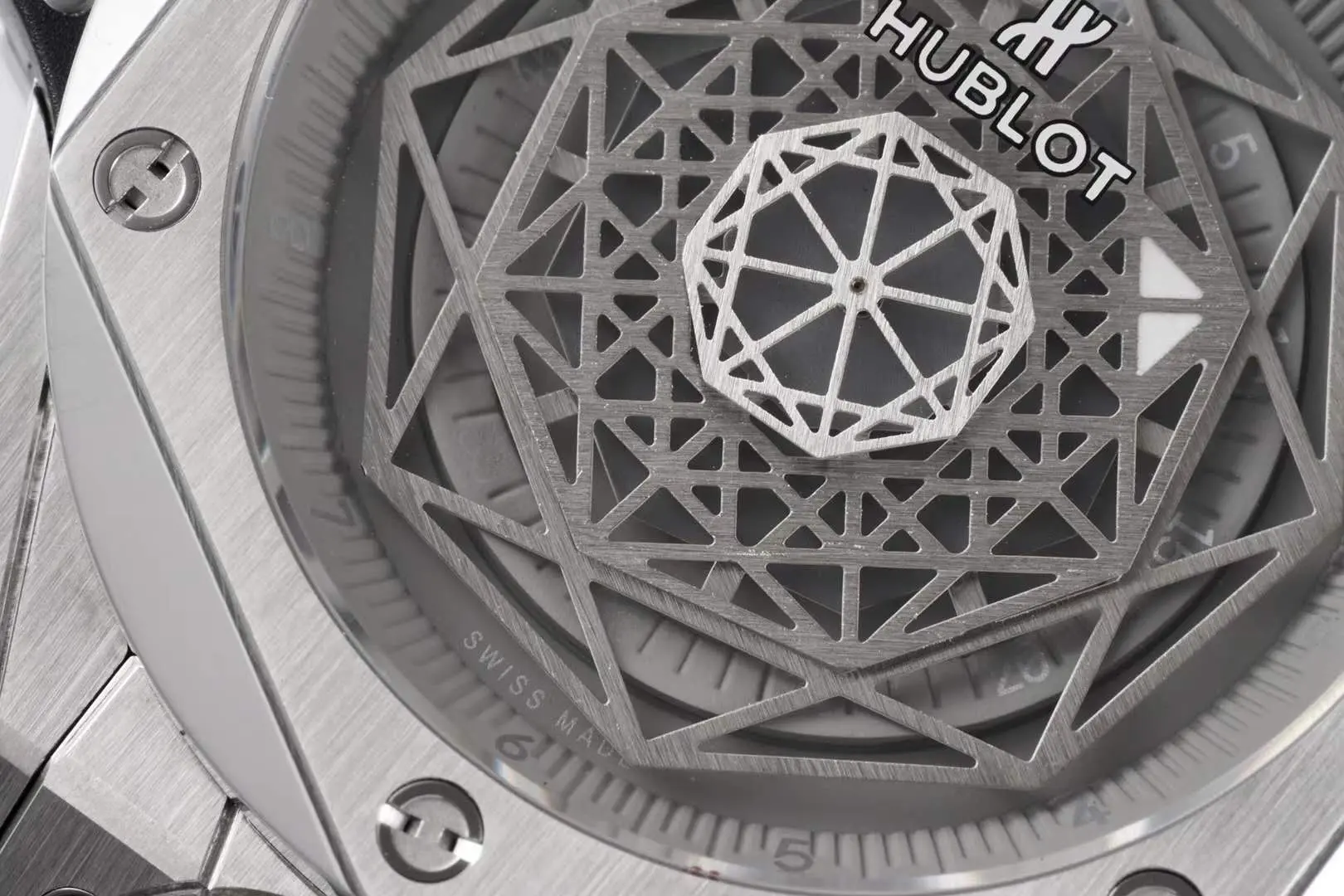 Big Bang Unico Sang Bleu in Stahl am braunen Lederarmband – Bild 4