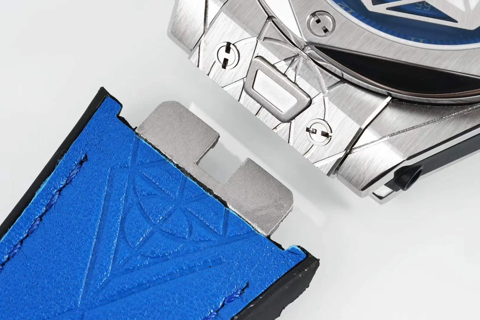 Big Bang Unico Sang Bleu in Stahl am blauen Lederarmband – Bild 6