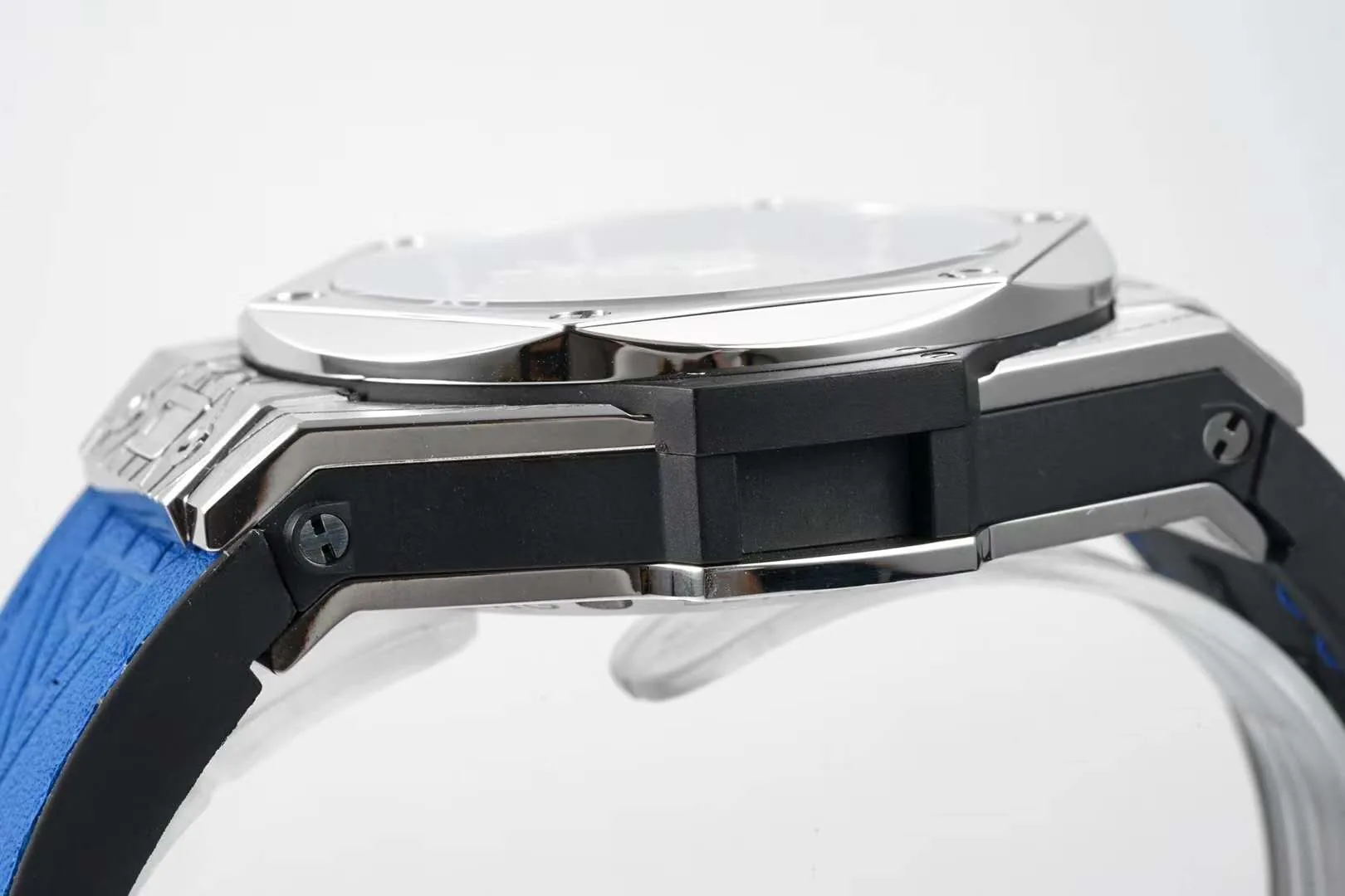 Big Bang Unico Sang Bleu in Stahl am blauen Lederarmband – Bild 8