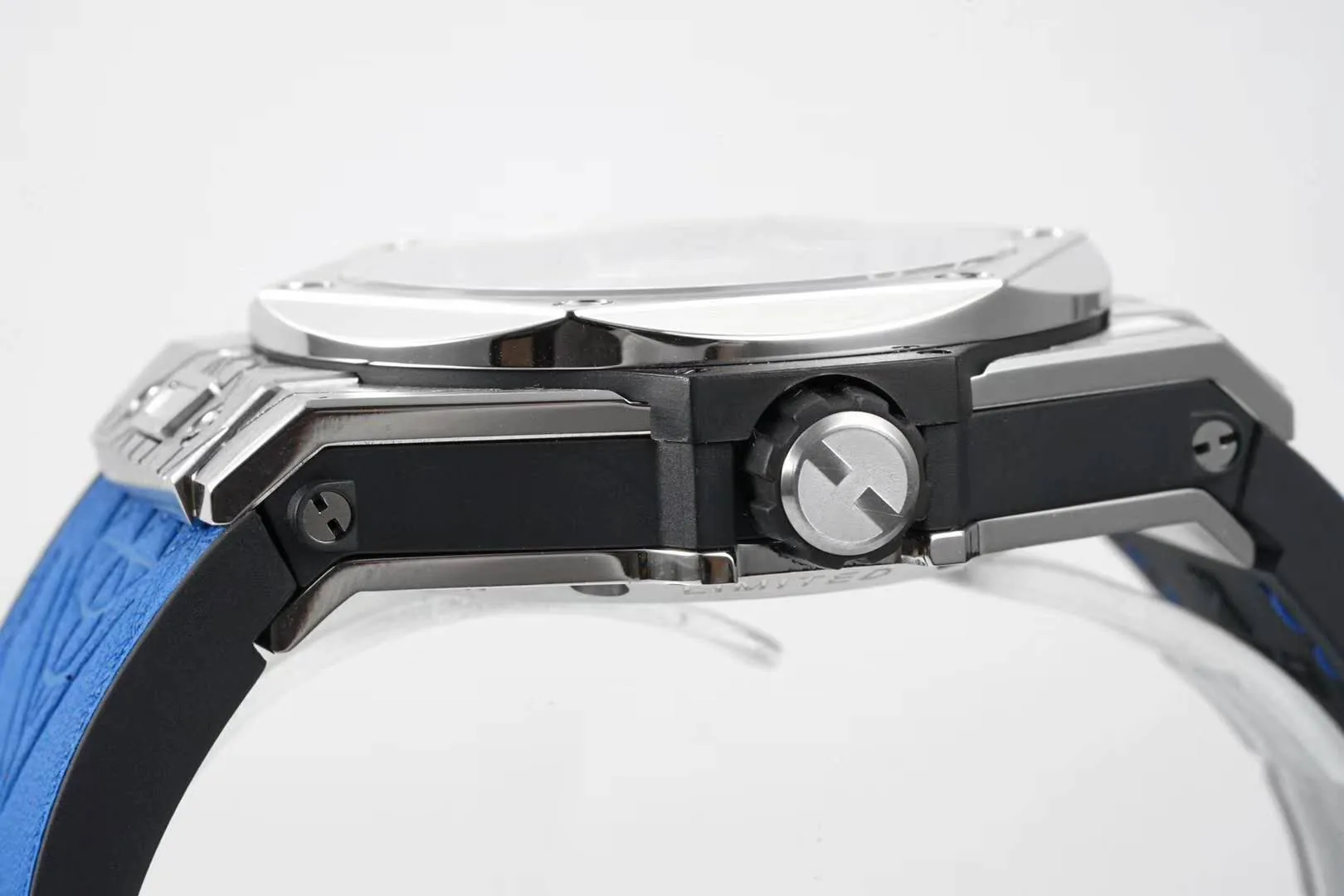 Big Bang Unico Sang Bleu in Stahl am blauen Lederarmband – Bild 9