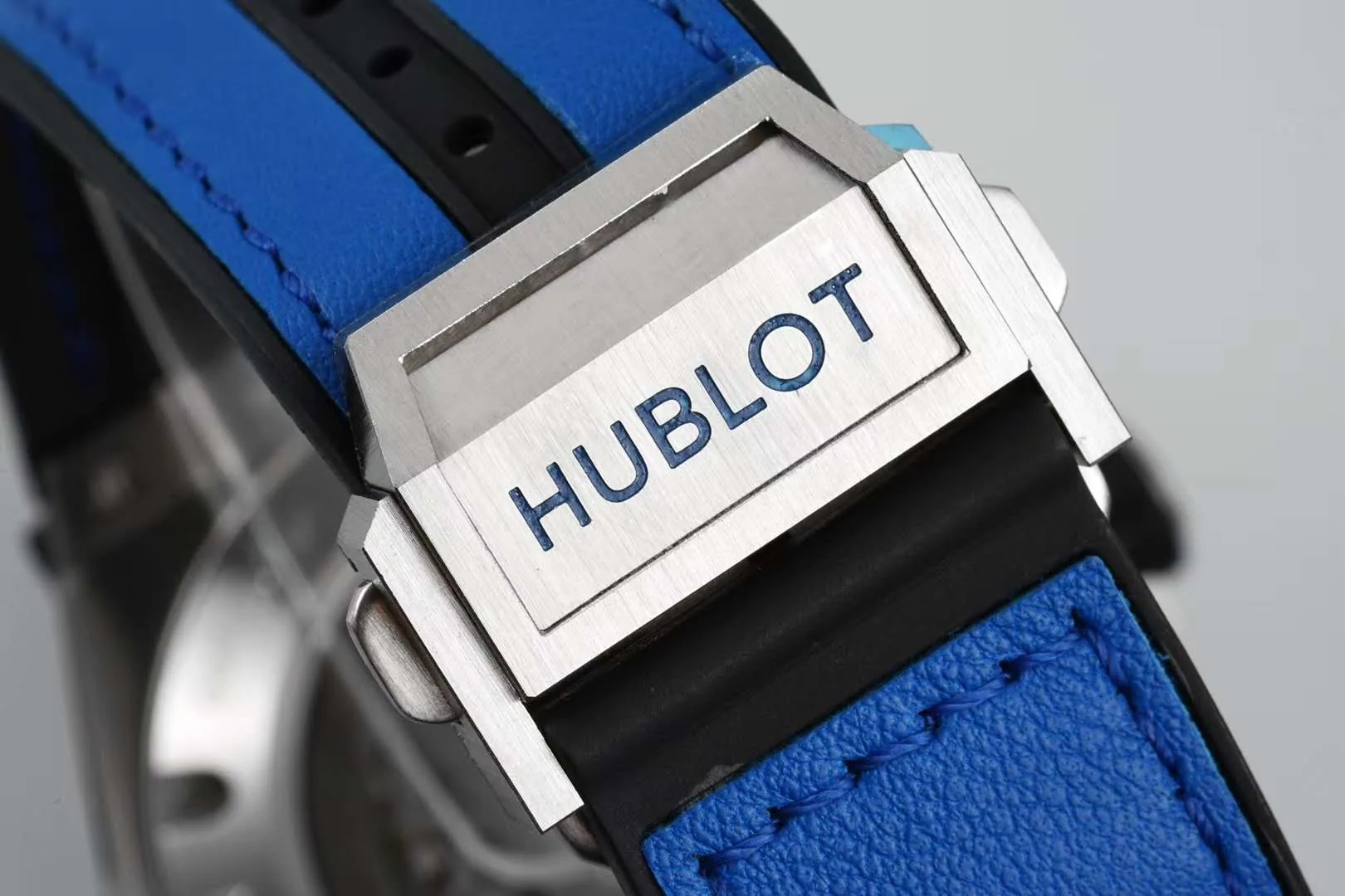 Big Bang Unico Sang Bleu in Stahl am blauen Lederarmband – Bild 5