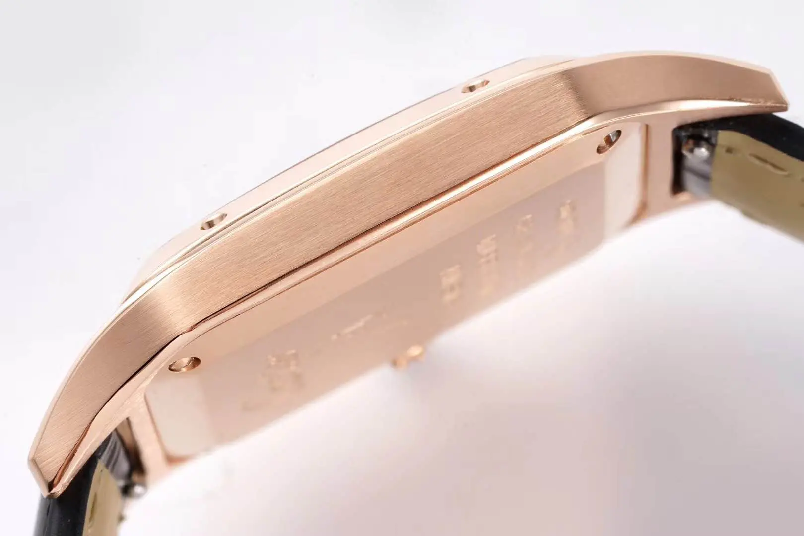 Santos-Dumont weißes Zifferblatt in Roségold am schwarzen Lederarmband – Bild 8