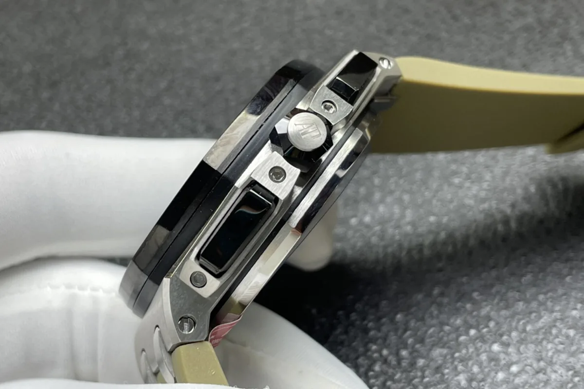 Royal Oak Offshore Novelty 43mm quadrante marrone chiaro fumé Ref. 26420SO.OO.A600CA.01 - immagine 6