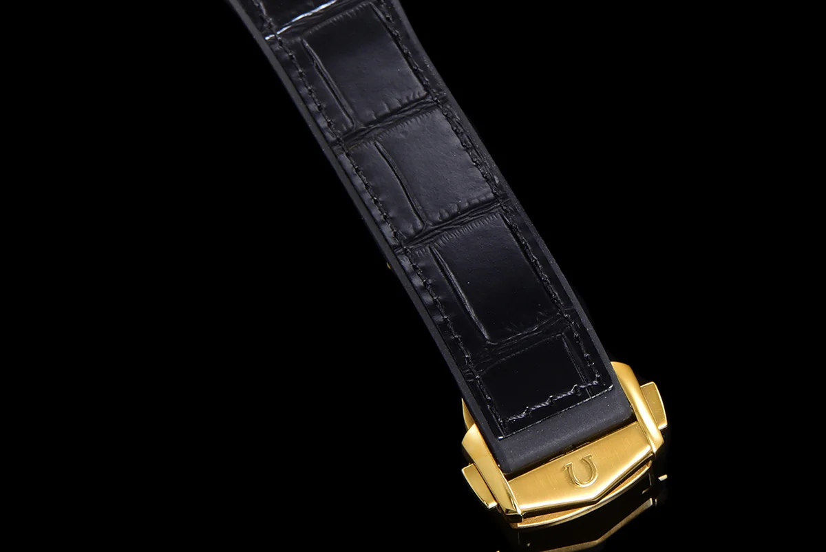 Constellation Co-Axial Master Chronometer 41mm Black Dial in Yellow Gold