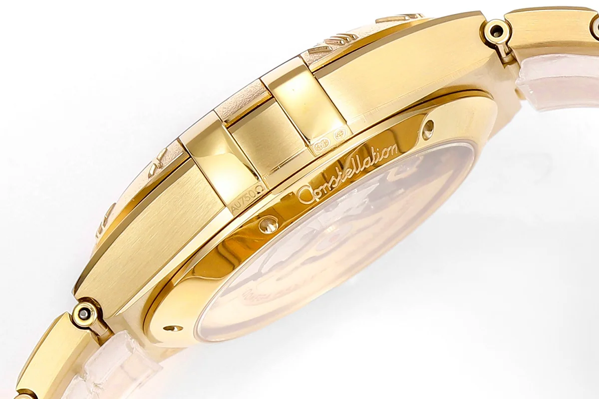 Constellation Co-Axial Master Chronometer 41mm Champagne Meteorite Dial in Yellow Gold on Bracelet