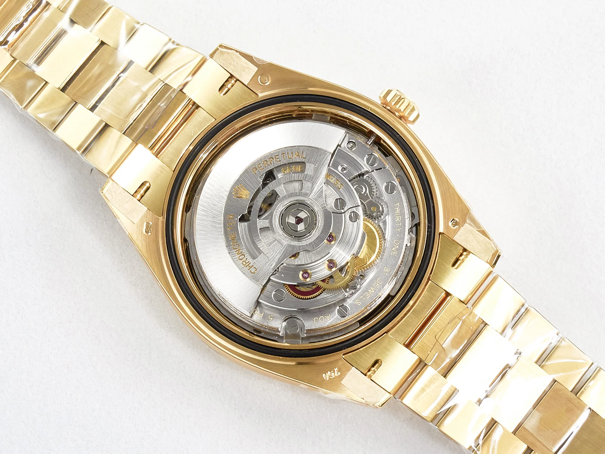 Day Date 40 228238 ARF 904L Steel YG Crystal Diamonds Bezel on President Bracelet VR3255