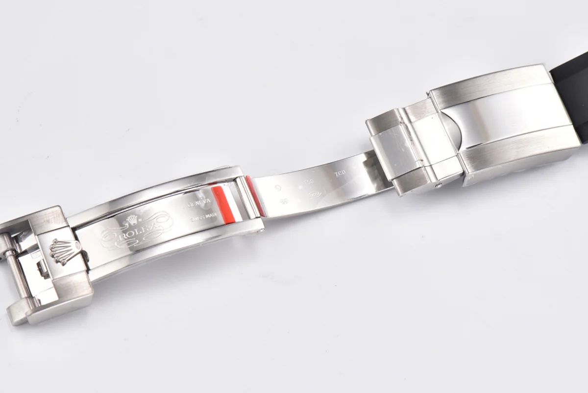 Daytona 116519LN White MOP Dial with Diamond Markers in White Gold on Rubber Strap