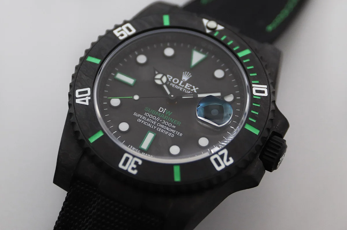DIW Submariner Carbon Green