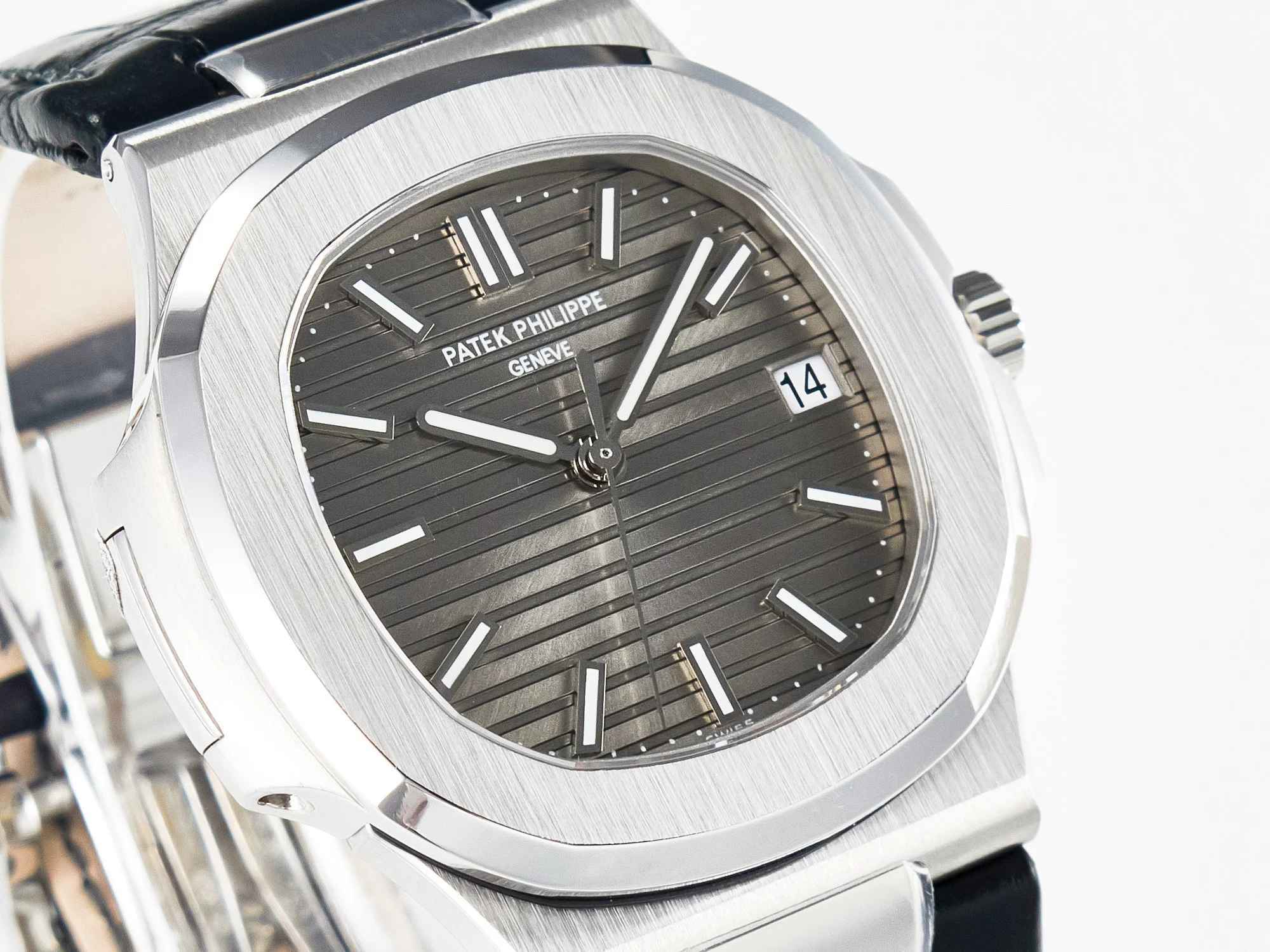 Nautilus 5711 SS 3KF 1:1 Best Edition Gray Textured Dial on Black Leather Strap A324 Super Clone V2