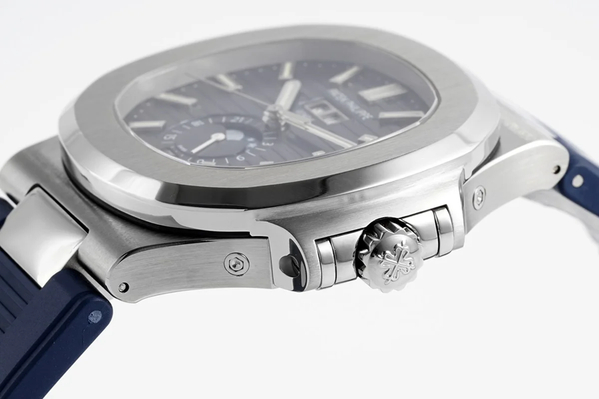 Nautilus 5726/1A-014 Blue Dial in Rubber Strap