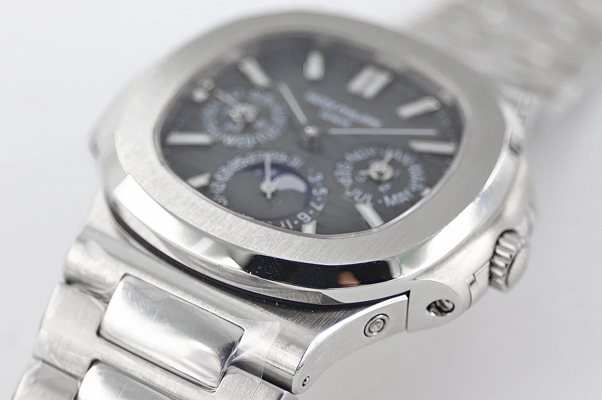 Nautilus 5740 Grey Dial in Steel