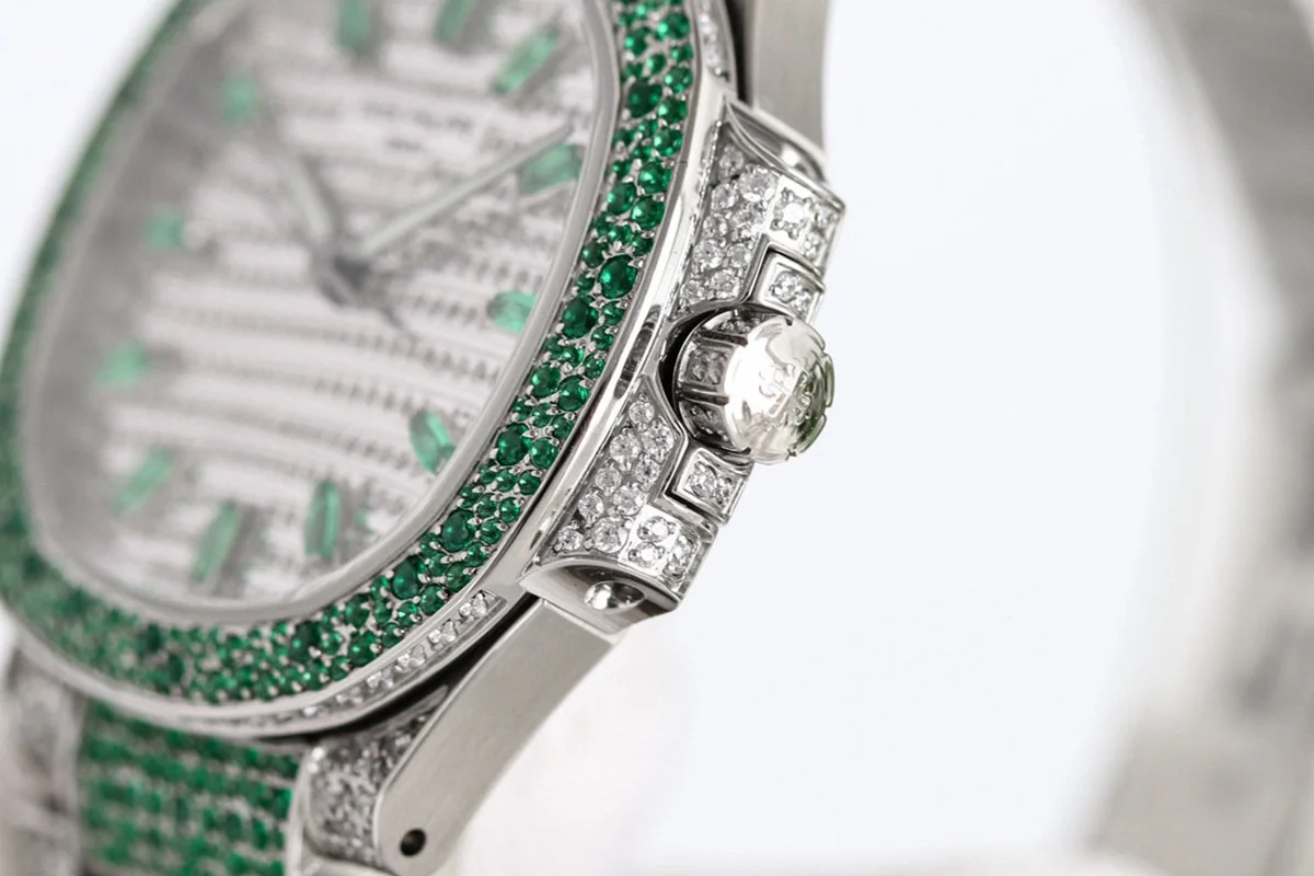 Nautilus 7118/1453G-001 Diamond Paved Dial with Green Diamond Markers in White Gold
