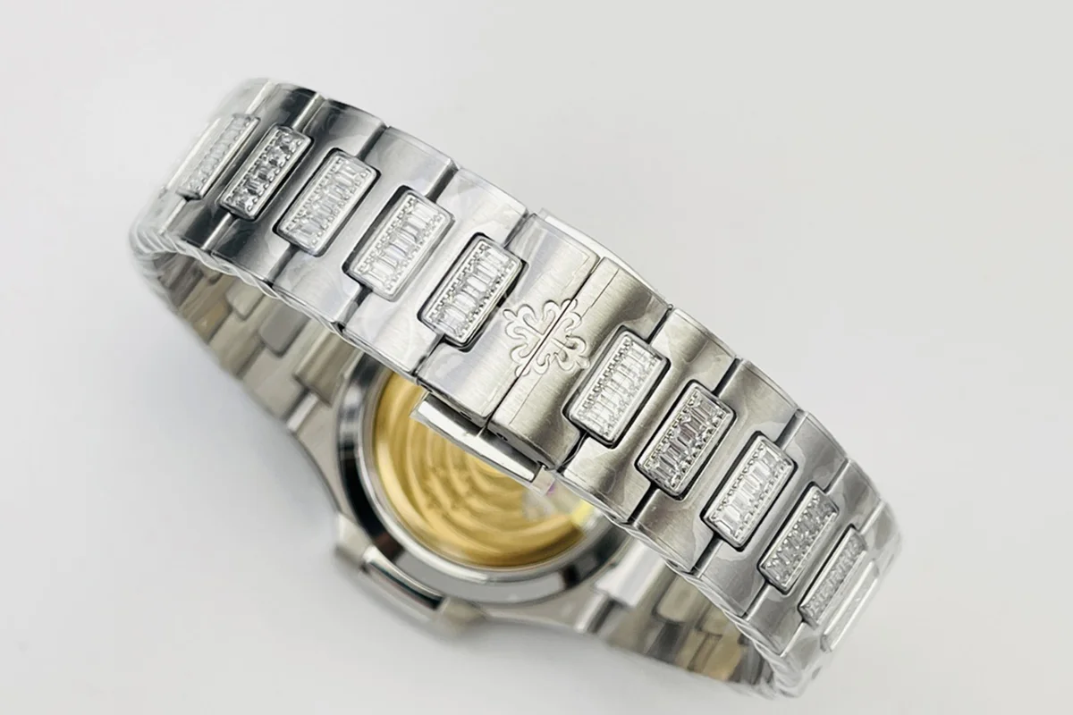 Nautilus 7118 Grey Dial with Diamond Markers