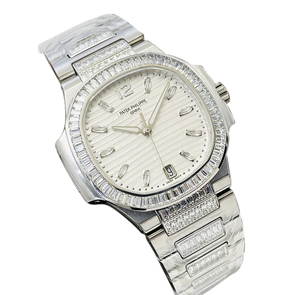 Nautilus 7118 White Dial with Diamond Markers