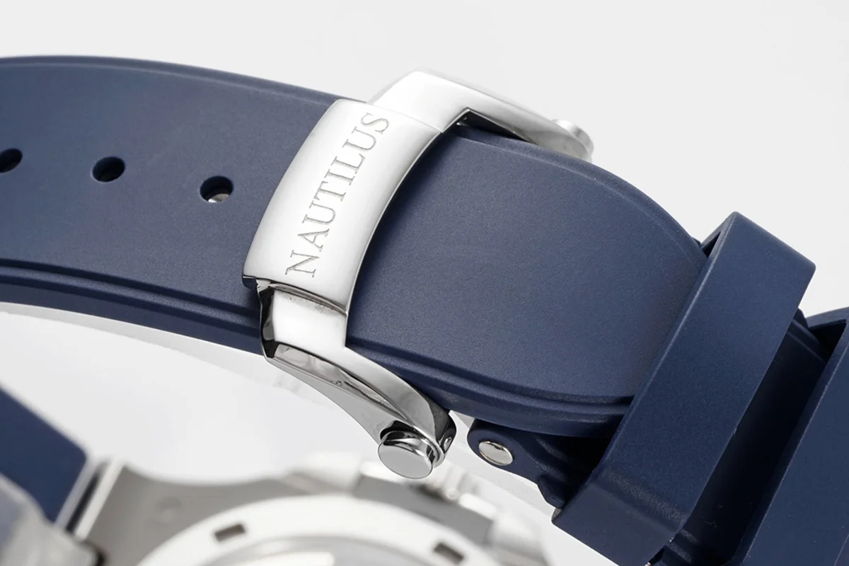 Nautilus Jumbo 5711/1A Blue Dial on Rubber Strap