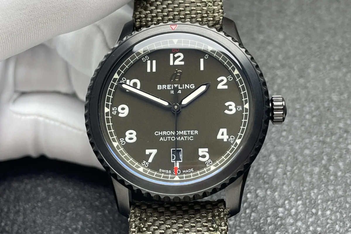 Navitimer Aviator 8 Automatic 41 Green Dial in PVD on Green Nylon Strap