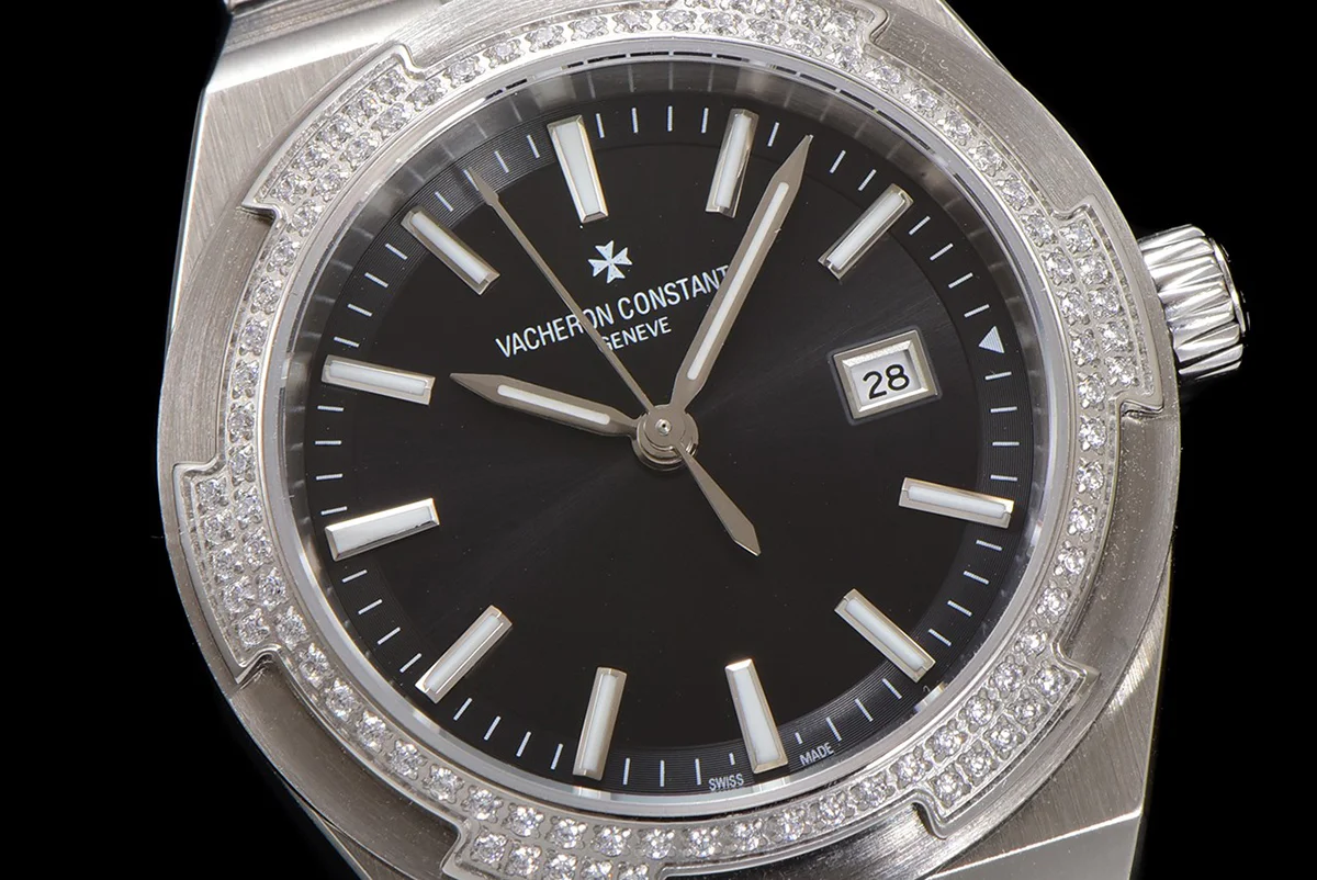 Overseas Black Dial Ref. 4205 35mm in Steel
