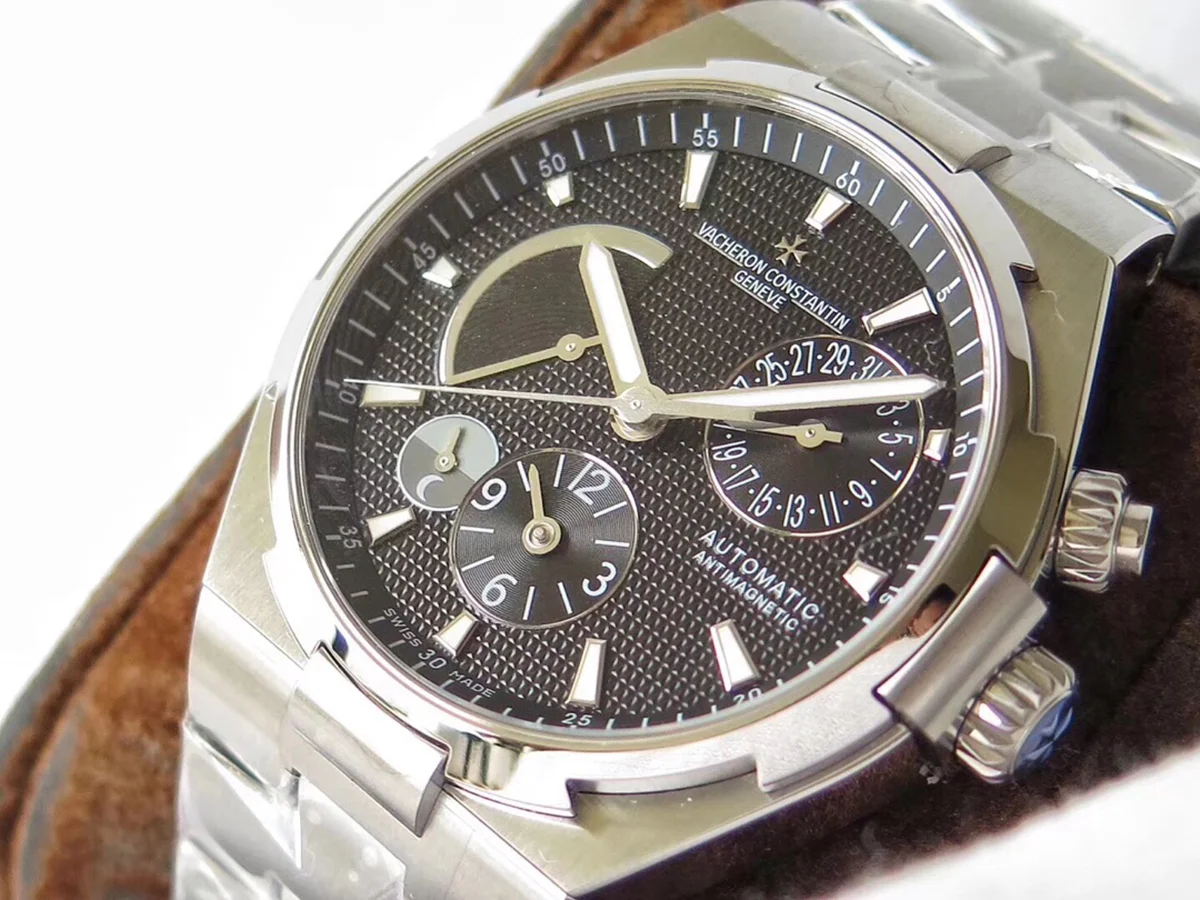 Overseas Dual Time Black Dial in Steel