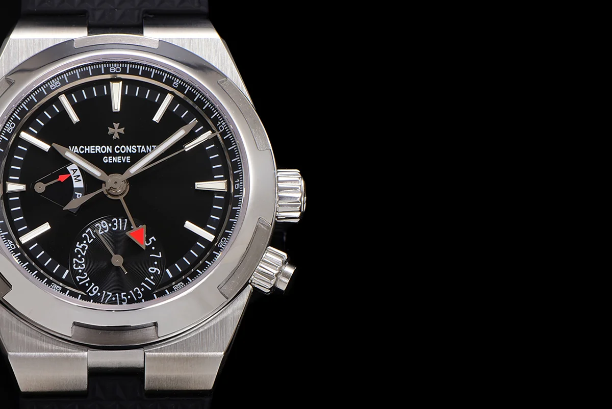 Overseas Dual Time Black Dial in Steel Ref. 7900V/110A-B546 on Rubber Strap