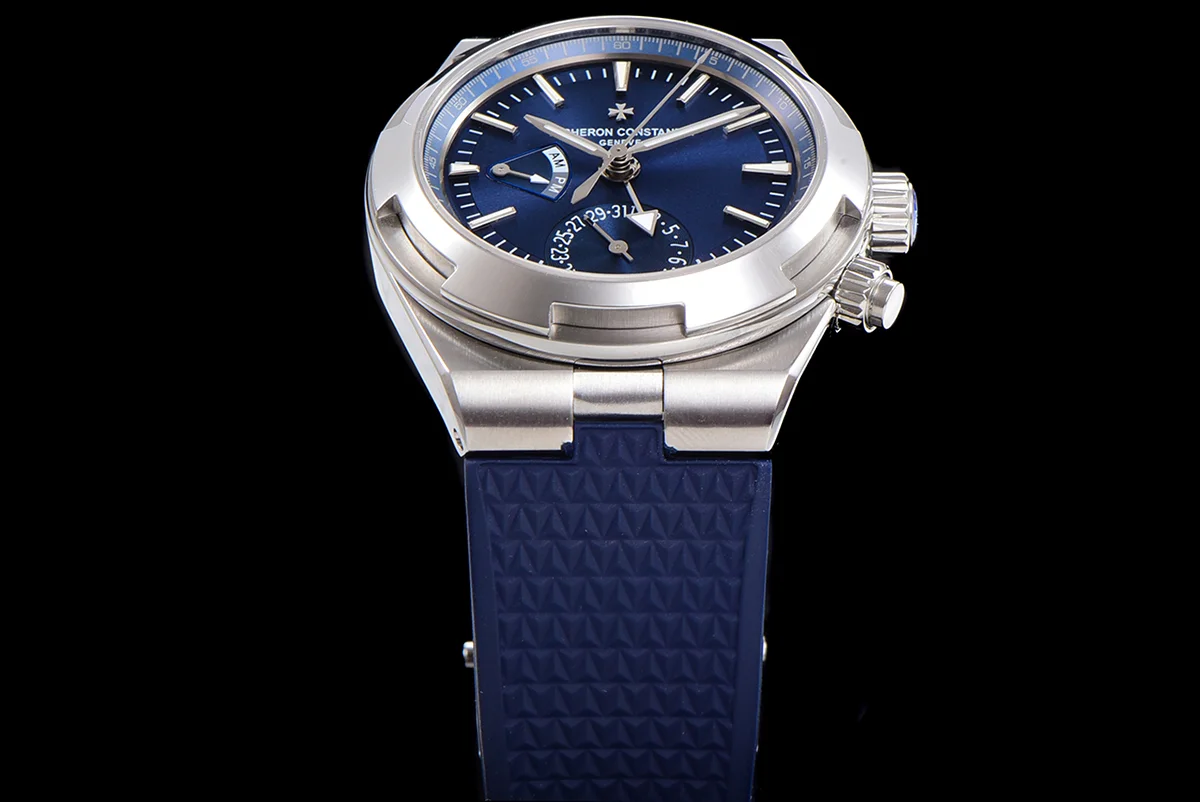 Overseas Dual Time Blue Dial in Steel Ref. 7900V/110A-B334 on Rubber Strap