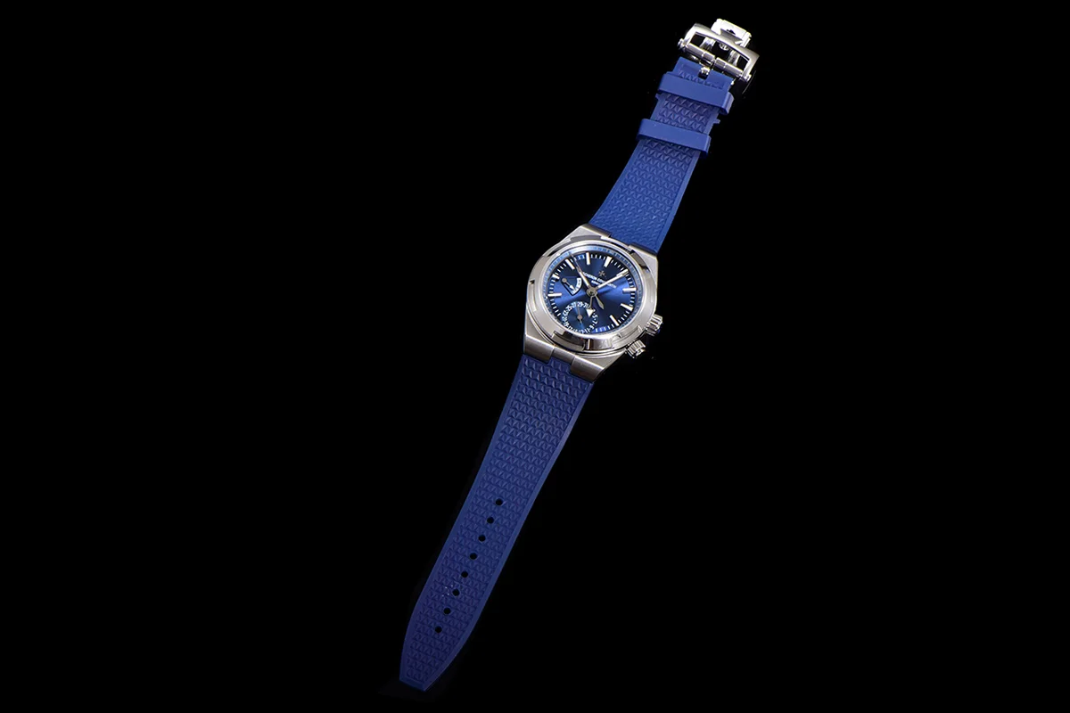 Overseas Dual Time Blue Dial in Steel Ref. 7900V/110A-B334 on Rubber Strap
