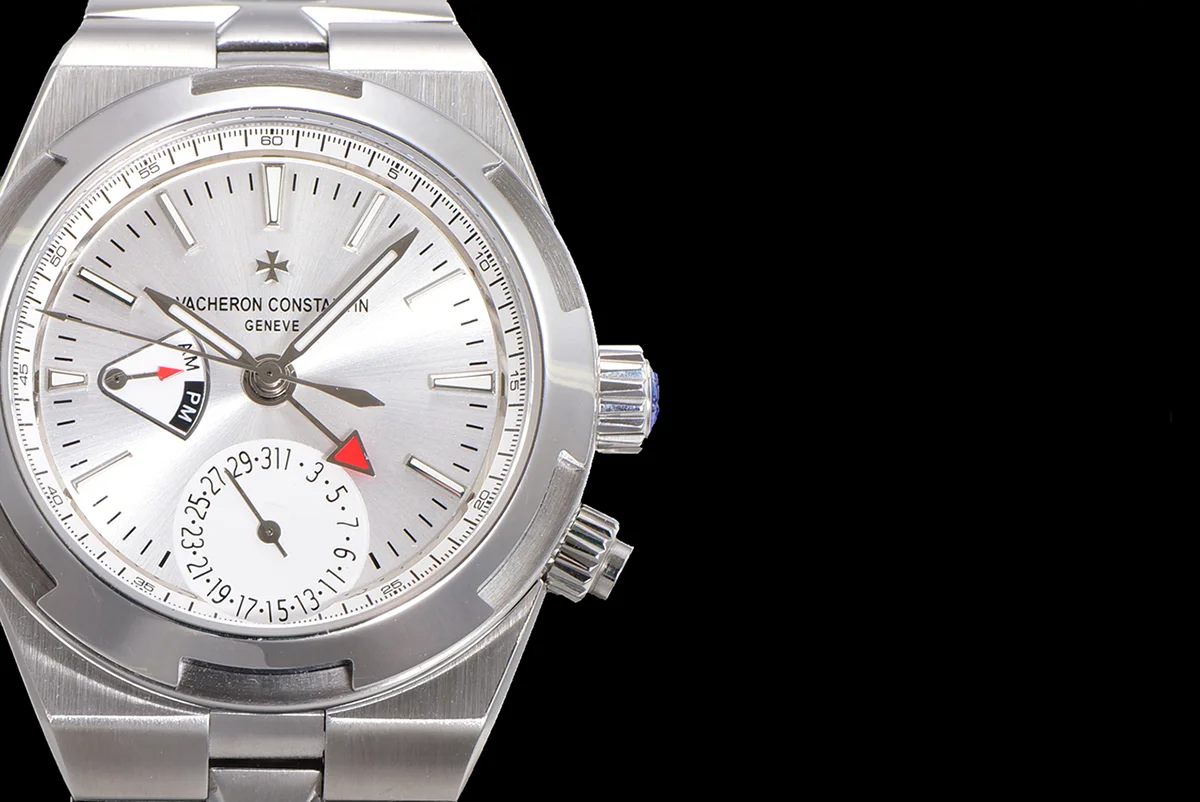 Overseas Dual Time White Dial in Steel Ref. 7900V/110A-B333
