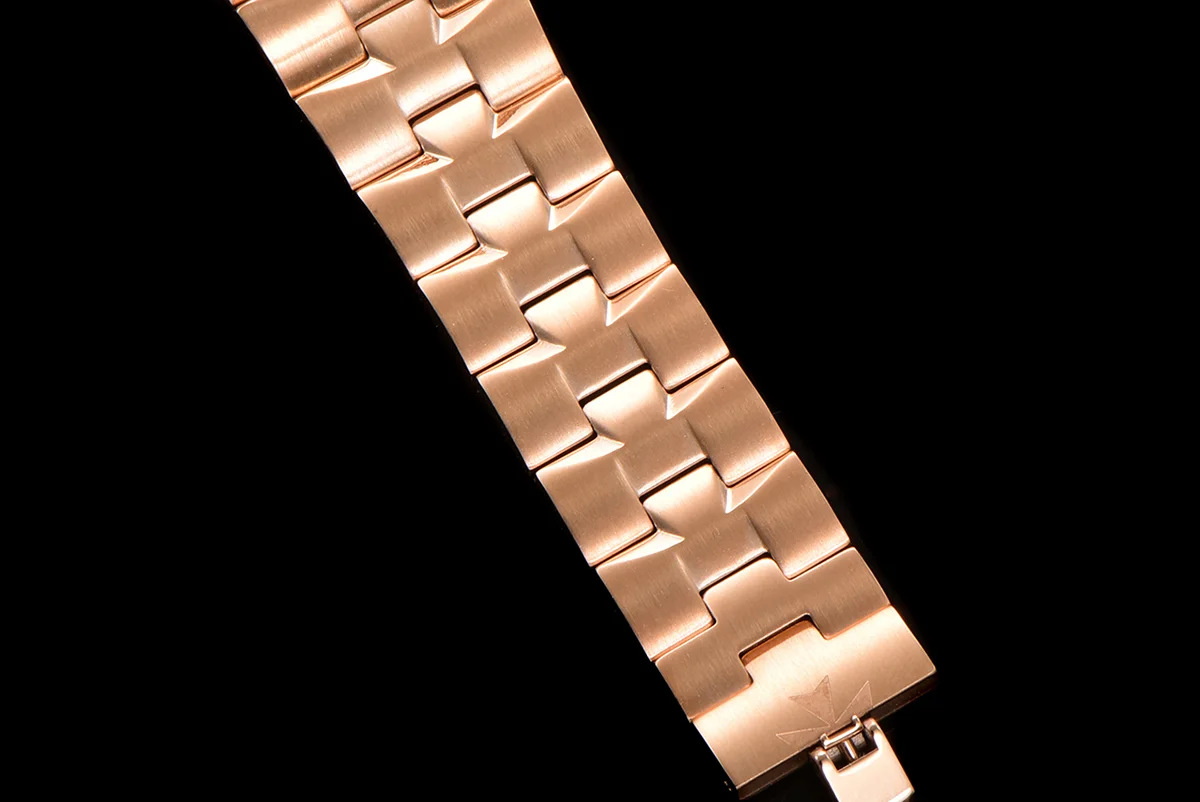 Overseas Pink Dial Ref. 4205 35mm in Rose Gold