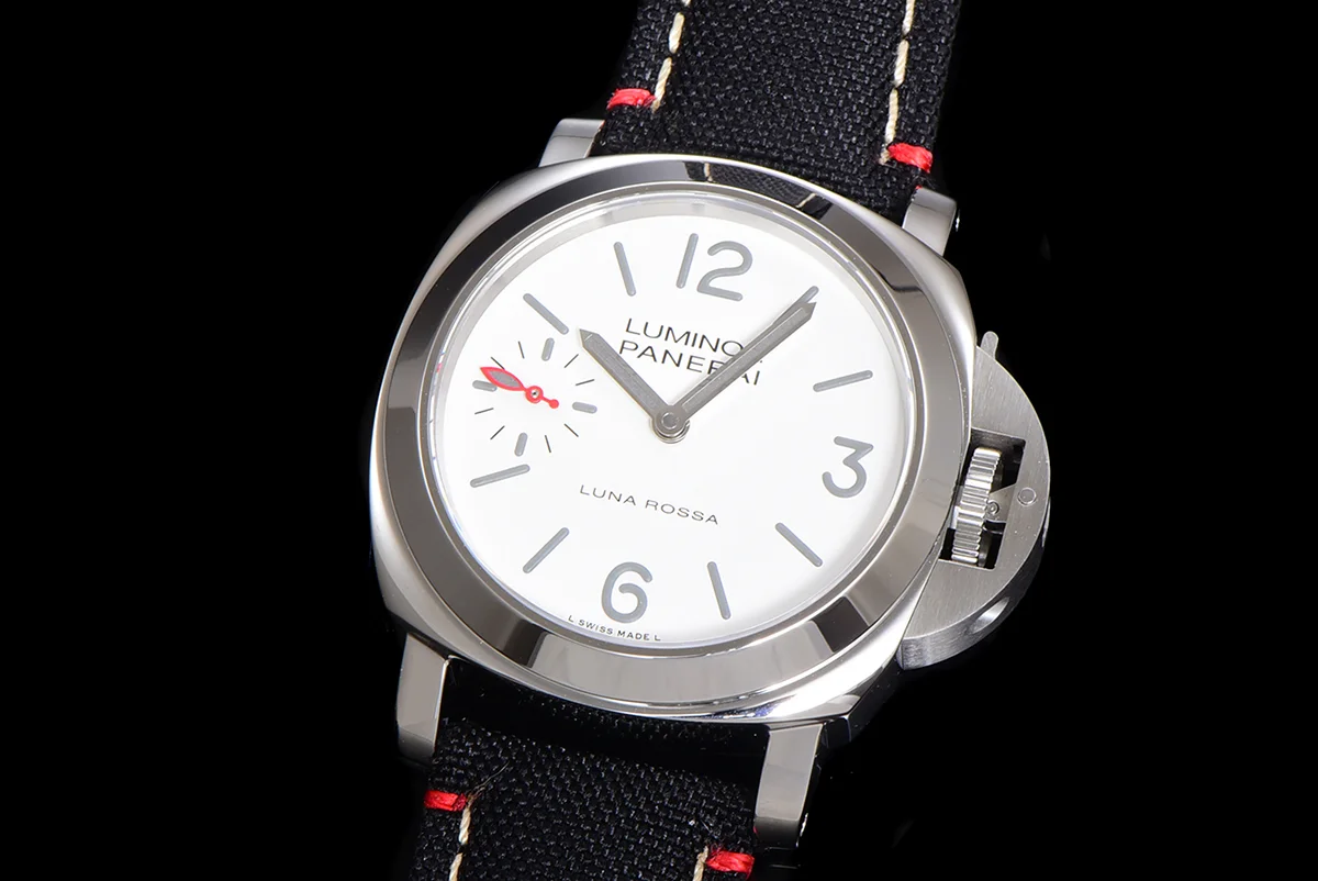 PAM1342 Luminor Luna Rossa 44mm