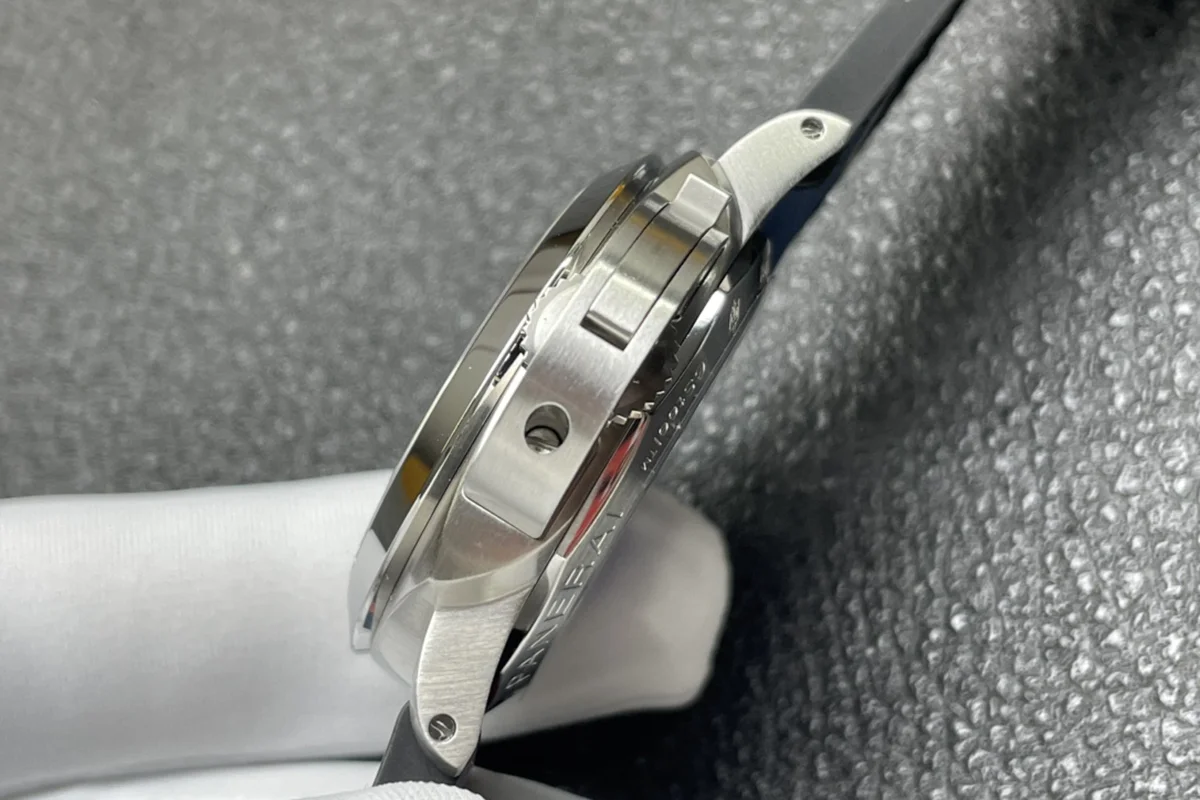PAM1404 Luminor Quaranta BiTempo Luna Rossa 40mm