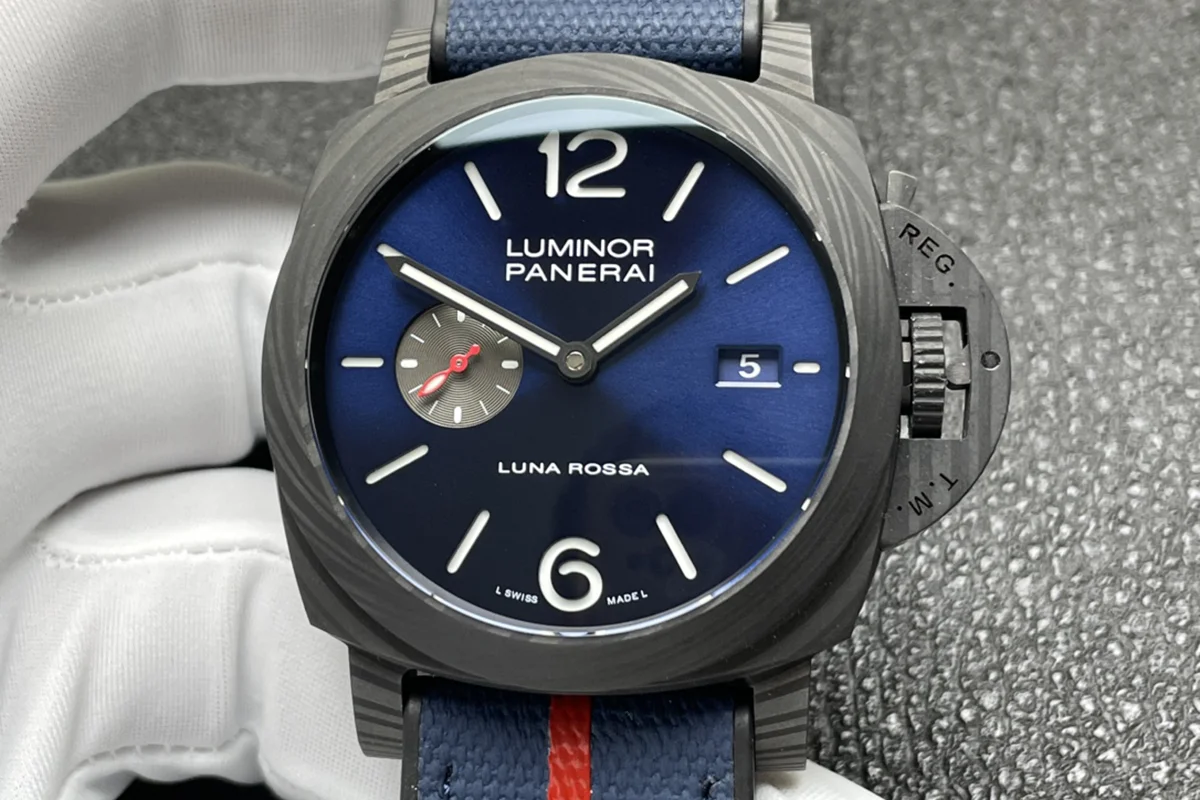 PAM1529 Luminor Marina Carbotech™ Luna Rossa 44mm