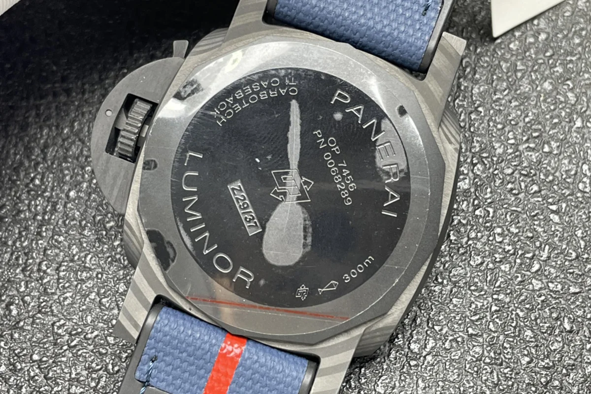 PAM1529 Luminor Marina Carbotech™ Luna Rossa 44mm