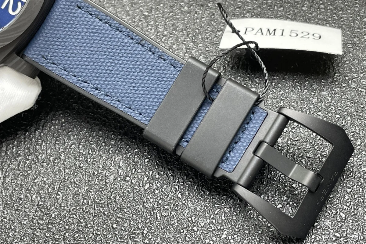 PAM1529 Luminor Marina Carbotech™ Luna Rossa 44mm