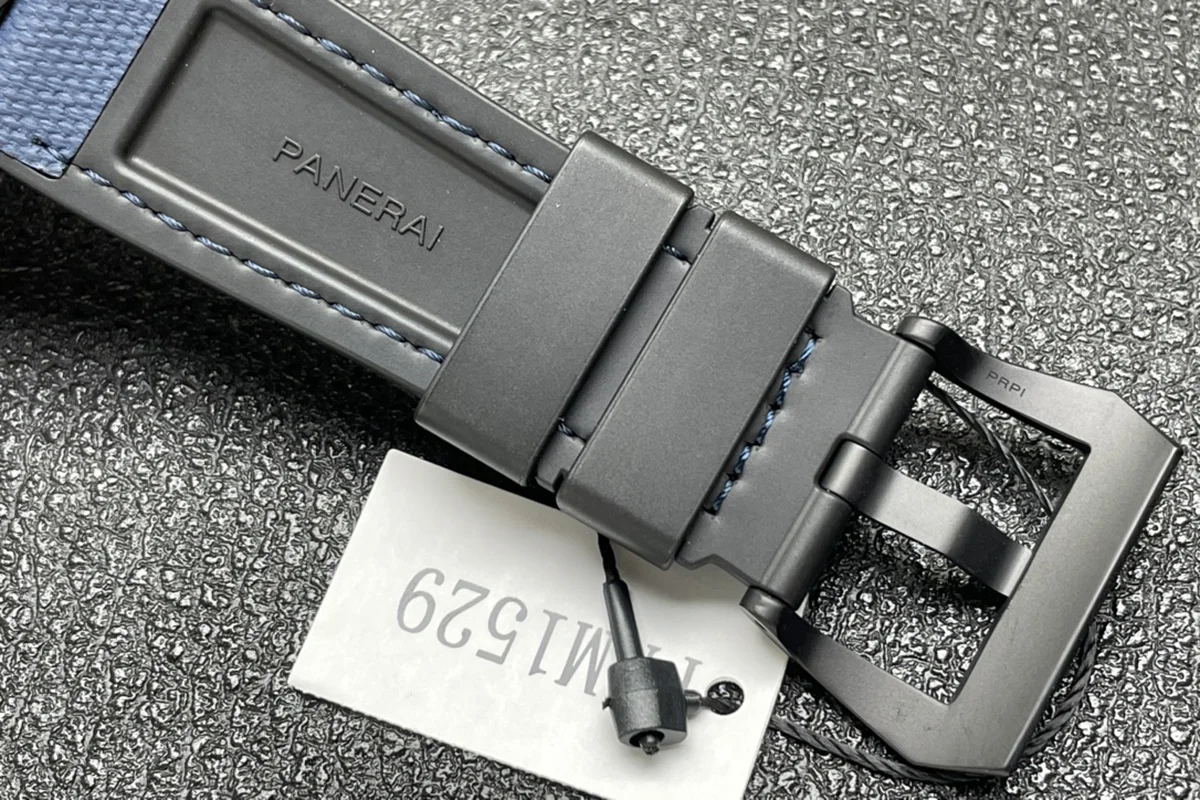 PAM1529 Luminor Marina Carbotech™ Luna Rossa 44mm