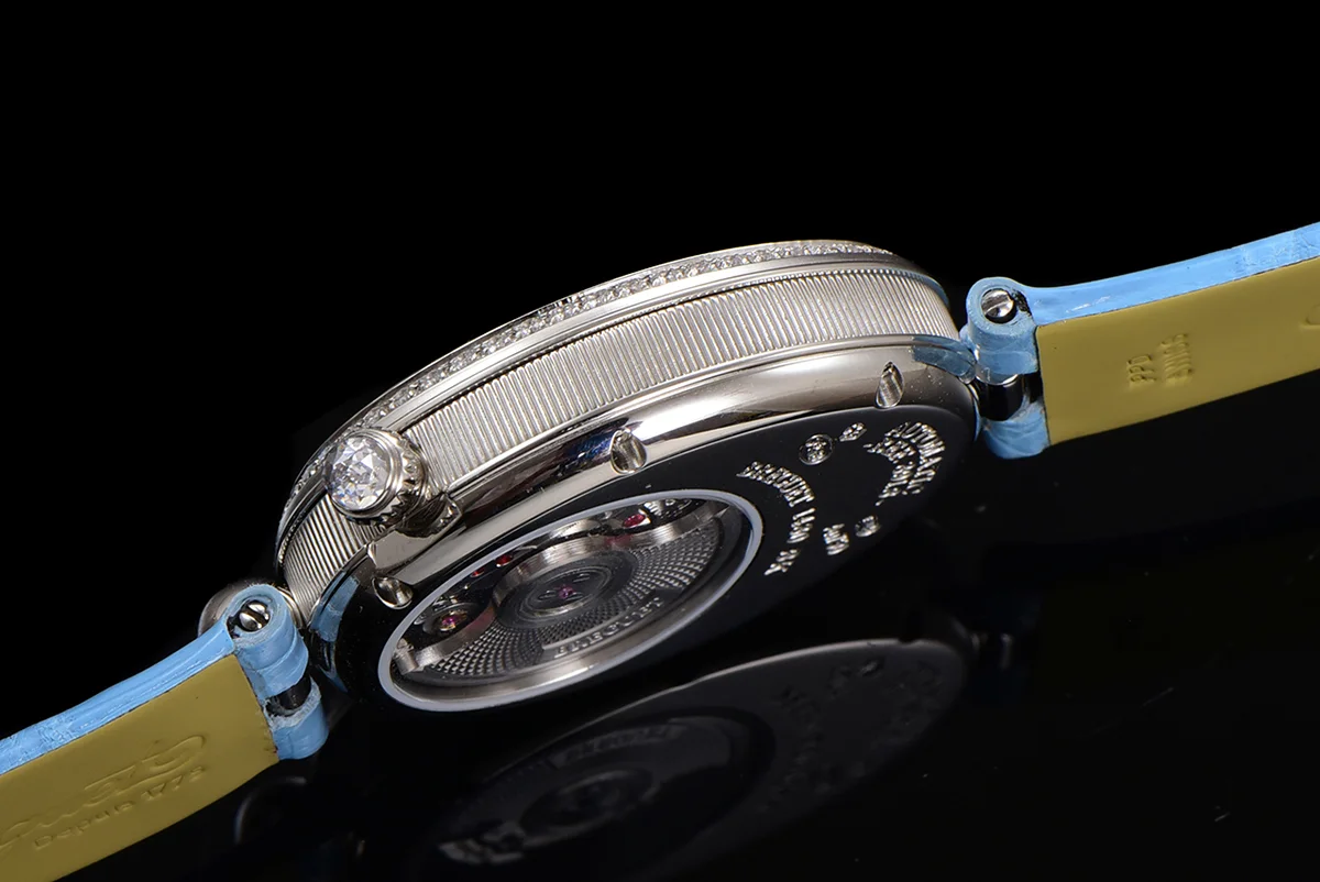 Reine de Naples in White Gold 8918BB