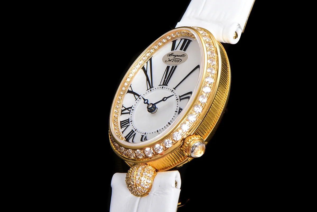 Reine de Naples in Yellow Gold 8928BA White Leather Strap