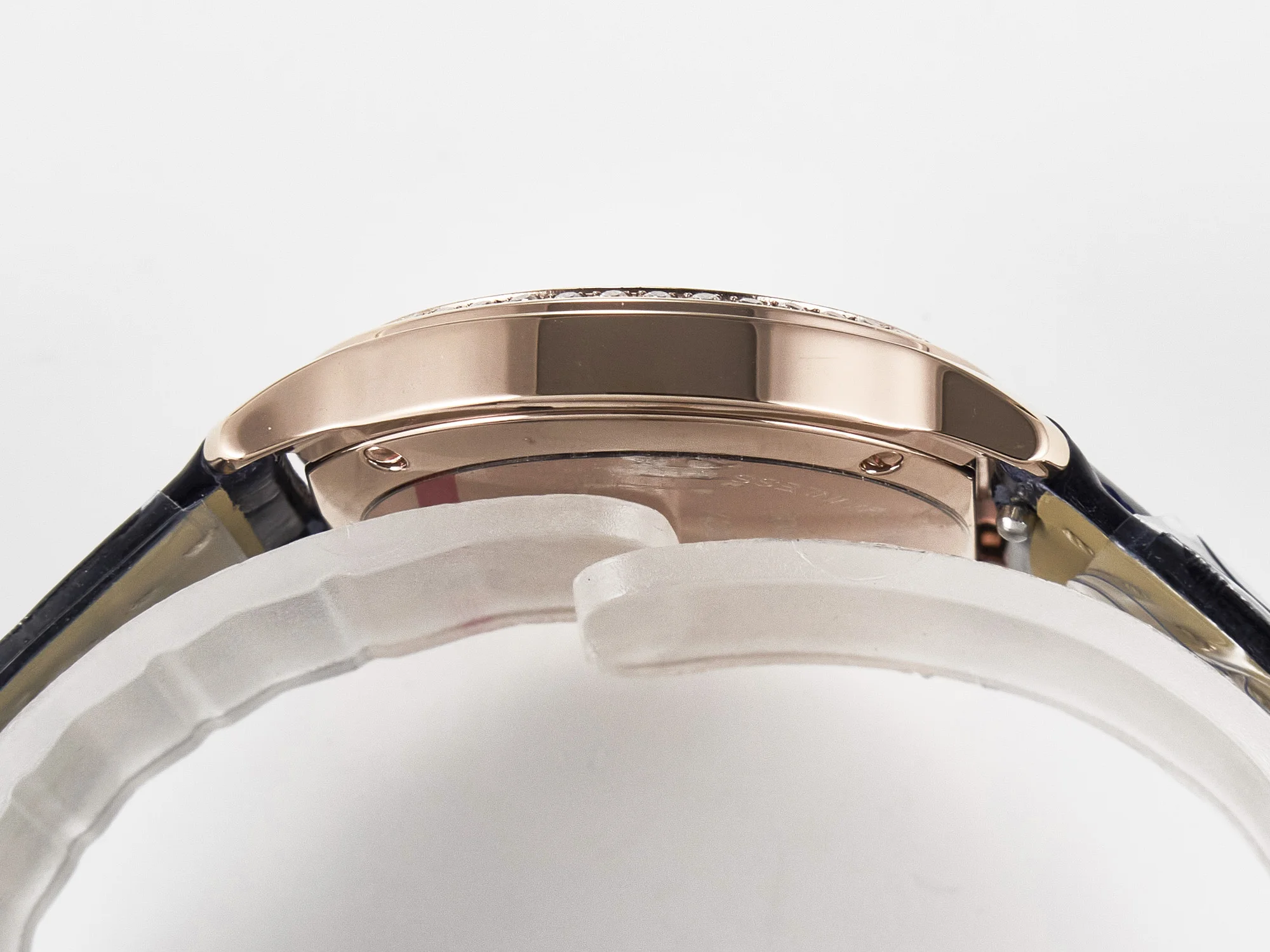Ronde Louis Cartier 29mm RG DRF 1:1 Best Edition Sandblasted Beige Dial Diamonds Bezel on Blue Leather Strap Ronda Quartz
