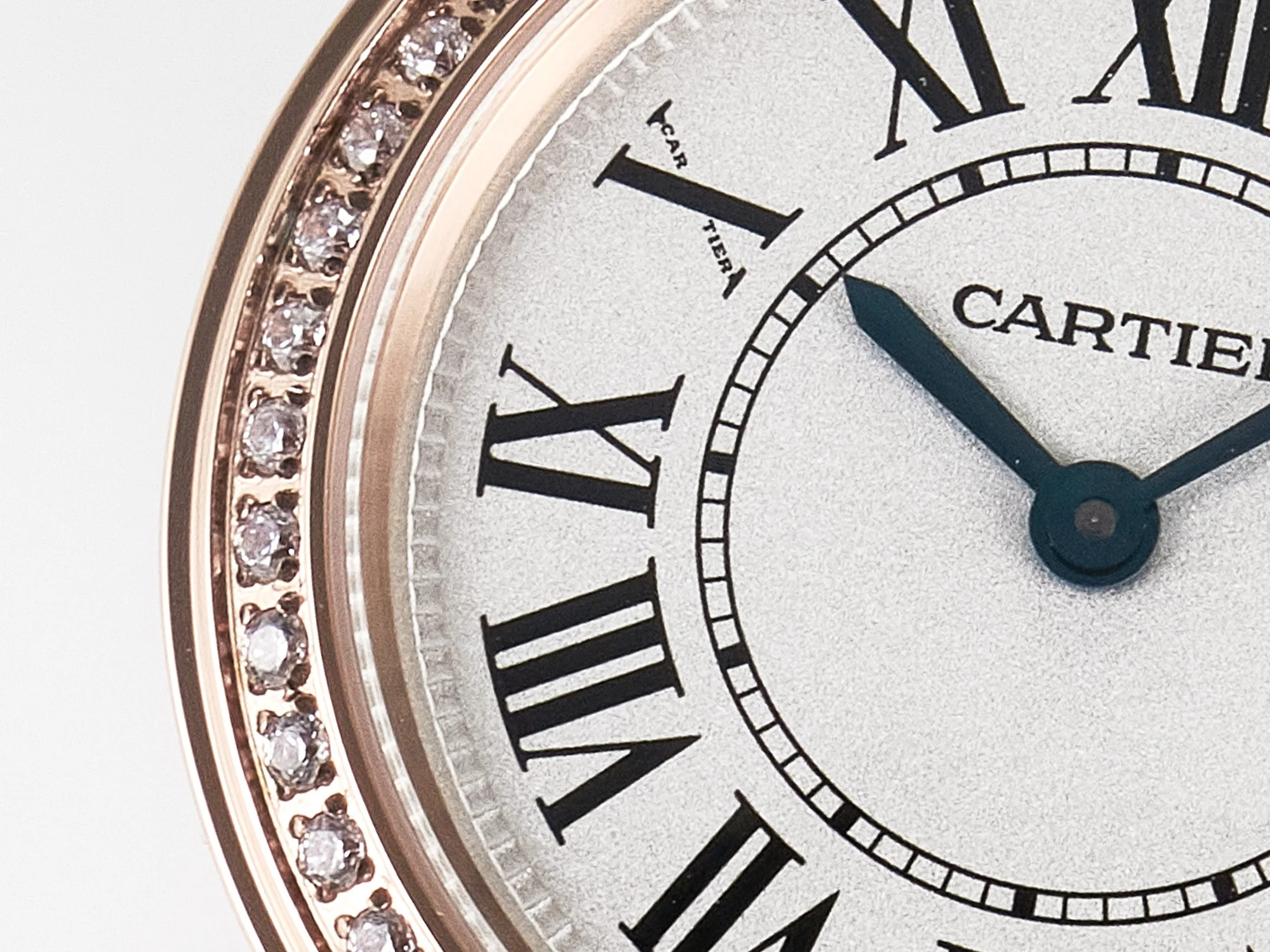 Ronde Louis Cartier 29mm RG DRF 1:1 Best Edition Sandblasted Beige Dial Diamonds Bezel on Blue Leather Strap Ronda Quartz