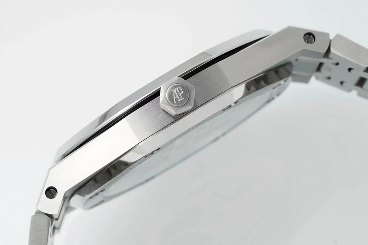 Royal Oak 15202 Grey Dial in Steel
